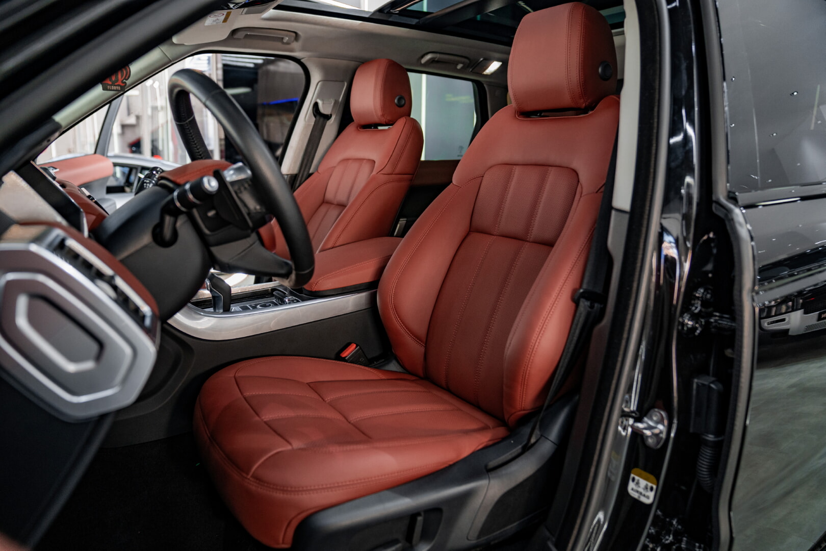 RANGE ROVER SPORT 2018-2021 KIRMIZI DERİ DÖŞEME