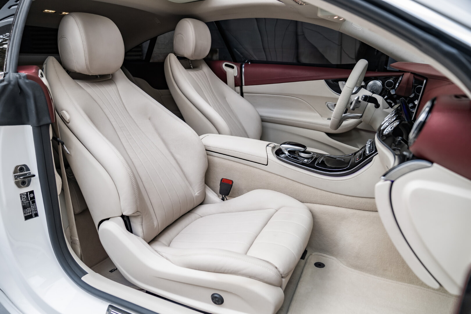 MERCEDES W213 E COUPE 2017-2022 BORDO-BEYAZ DERİ DÖŞEME