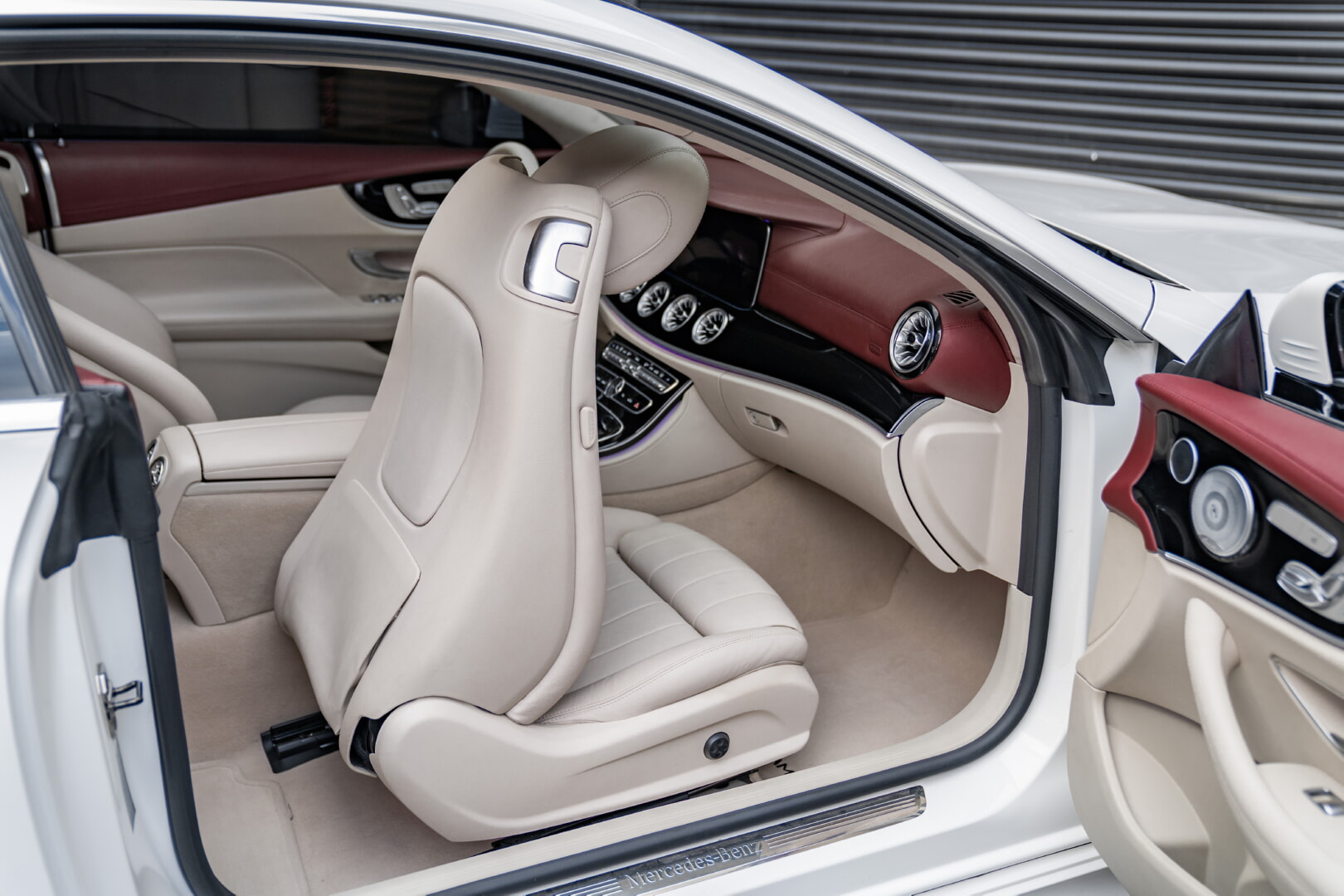 MERCEDES W213 E COUPE 2017-2022 BORDO-BEYAZ DERİ DÖŞEME