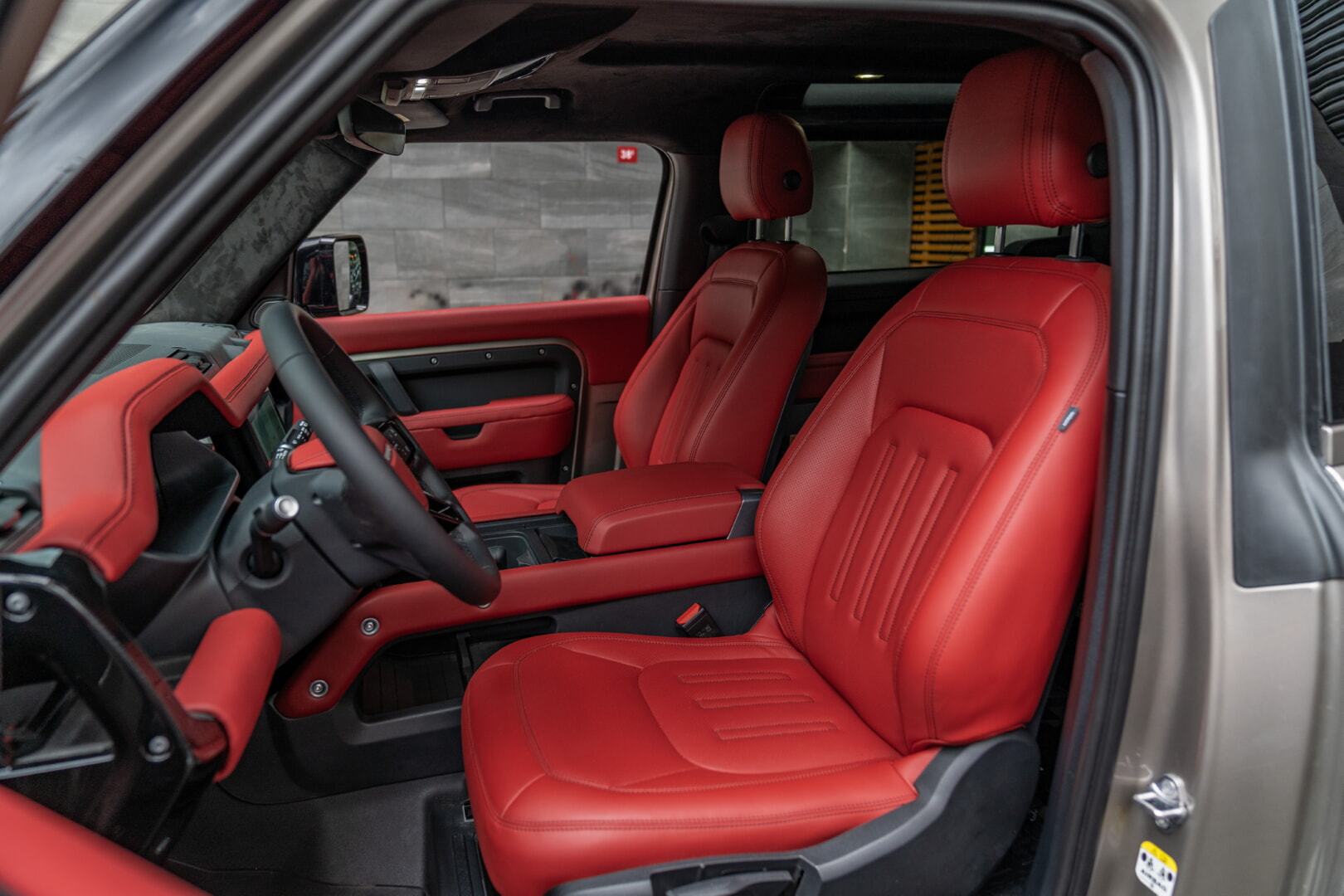 LAND ROVER 2022-2025 DEFENDER KIRMIZI DERİ DÖŞEME