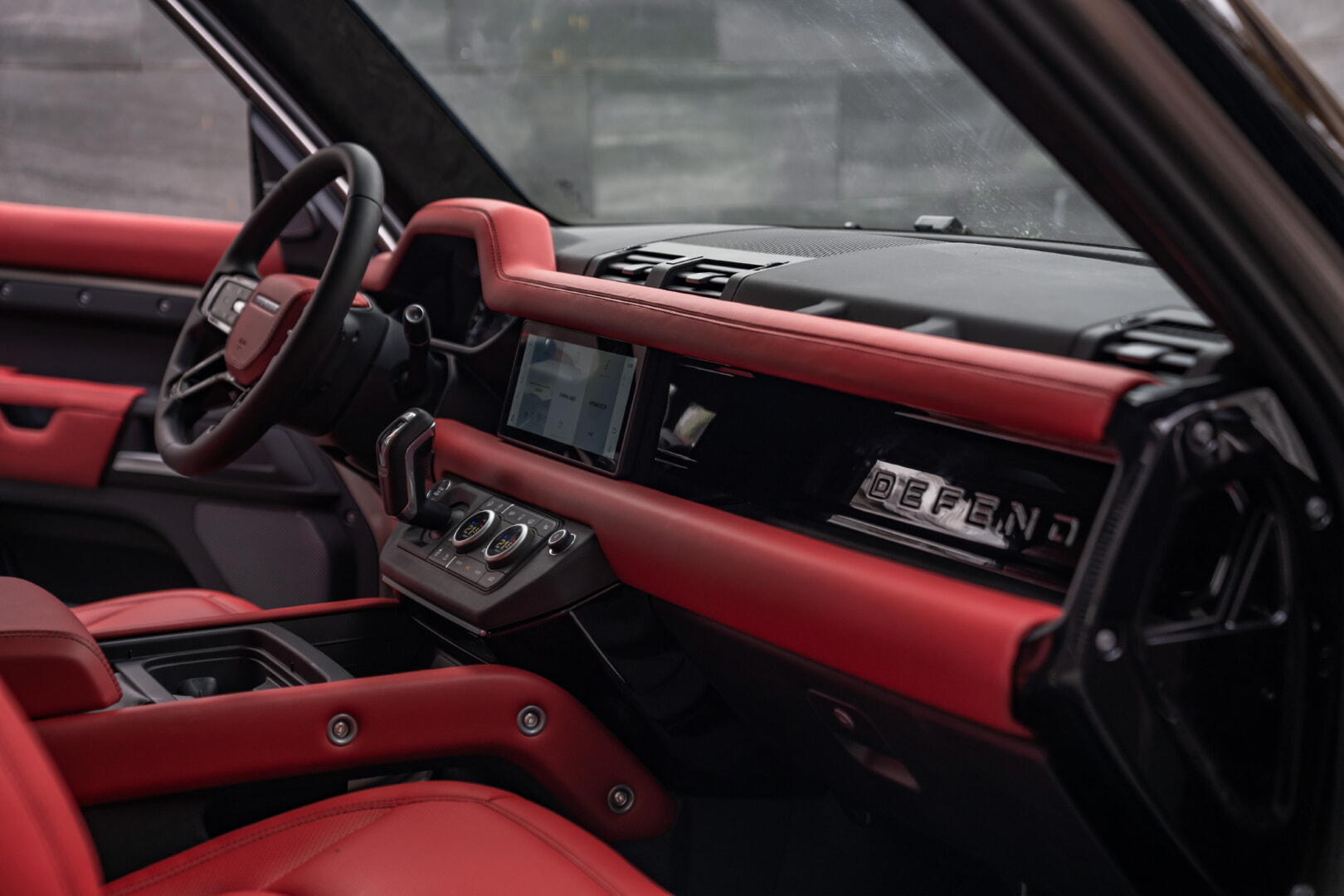 LAND ROVER 2022-2025 DEFENDER KIRMIZI DERİ DÖŞEME