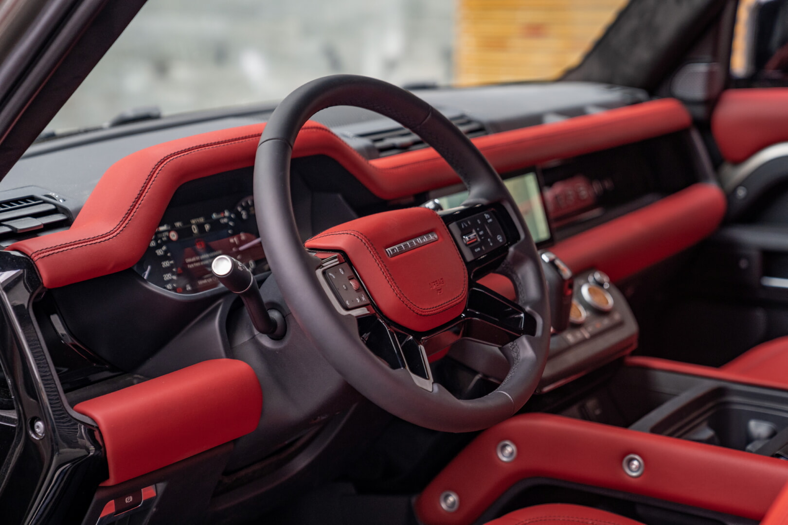 LAND ROVER 2022-2025 DEFENDER KIRMIZI DERİ DÖŞEME