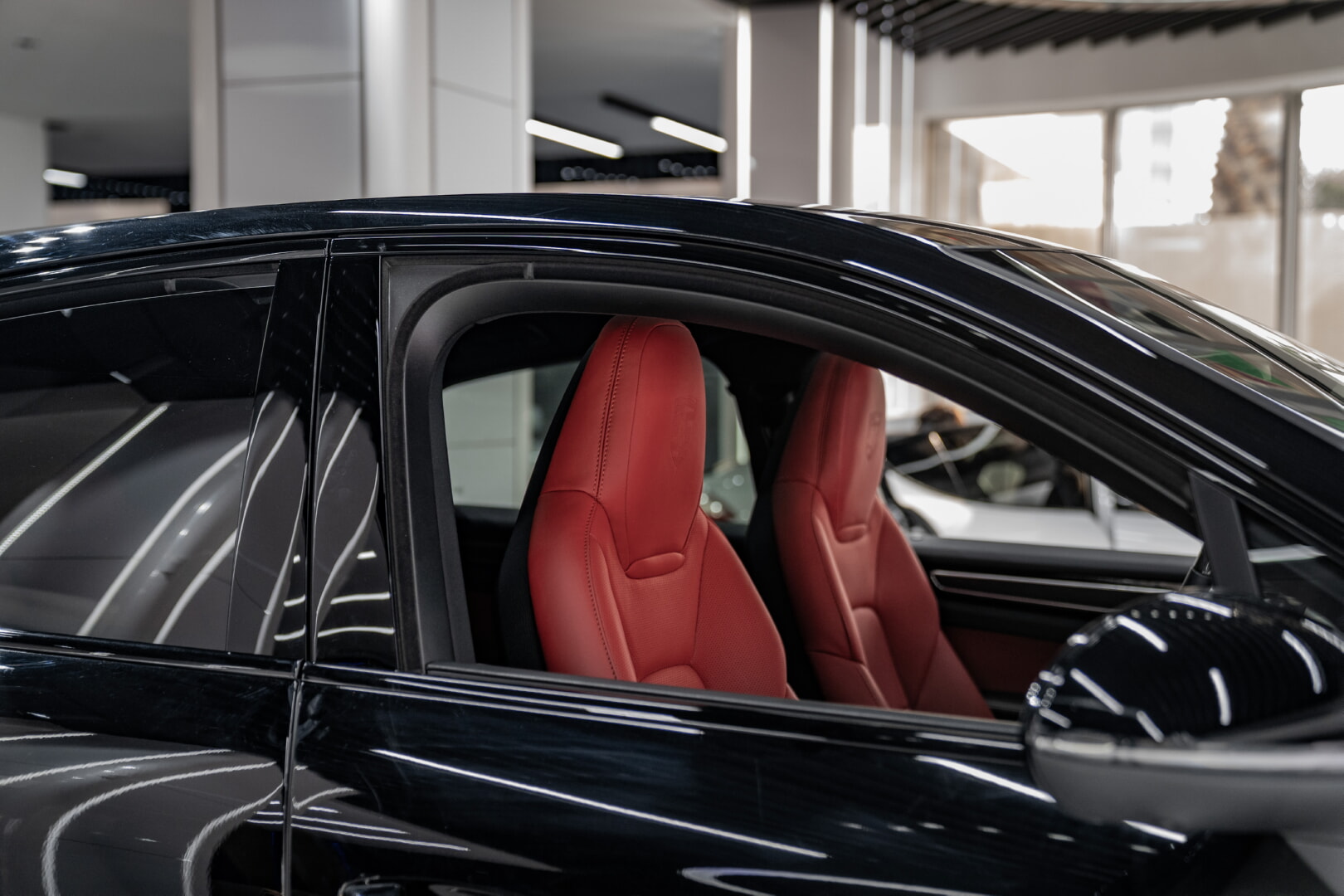 PORSCHE CAYENNE 2018-2024 KIRMIZI DERİ DÖŞEME