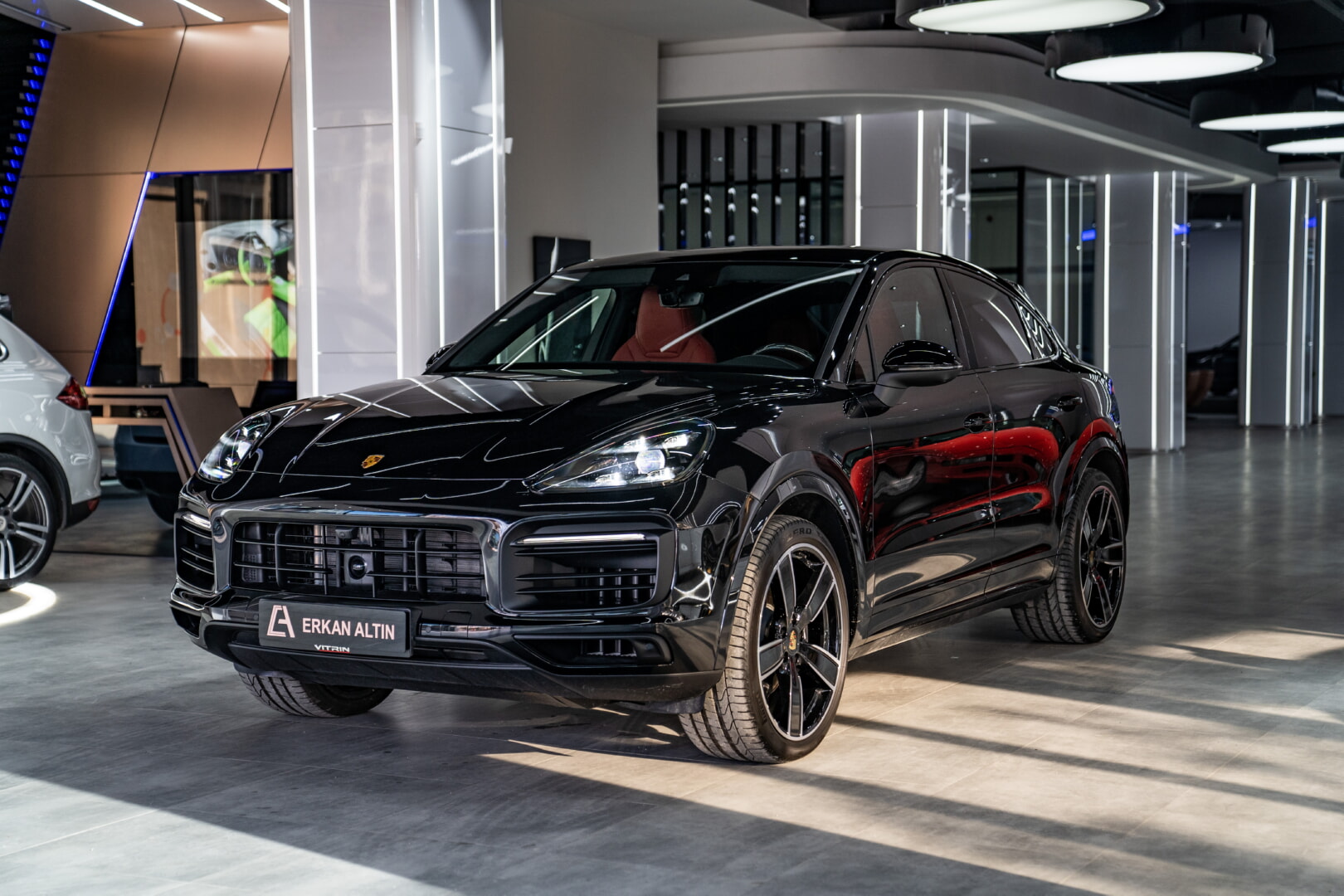 PORSCHE CAYENNE 2018-2024 KIRMIZI DERİ DÖŞEME