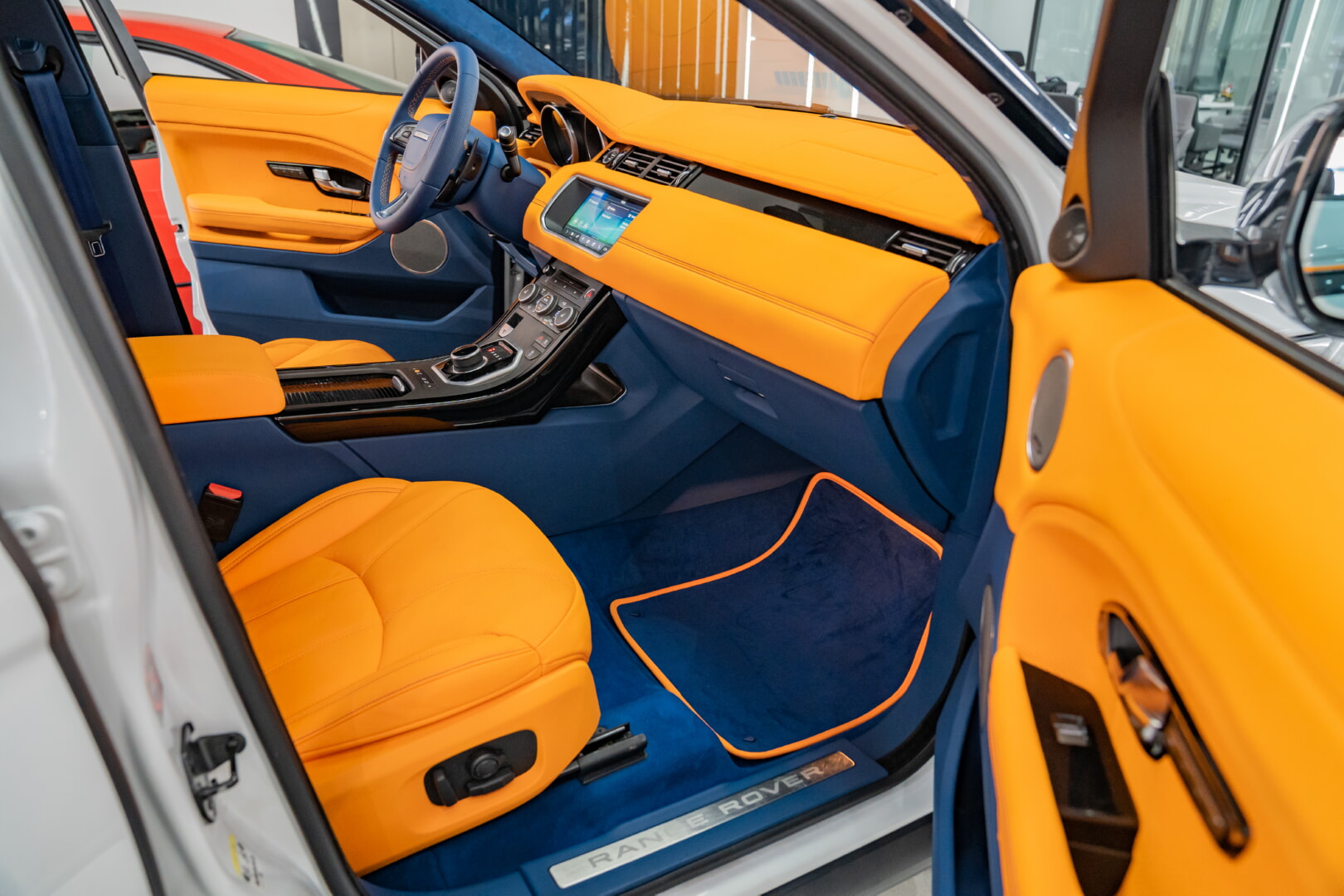 RANGE ROVER EVOQUE 2012-2019 TURUNCU-LACİVERT DERİ DÖŞEME