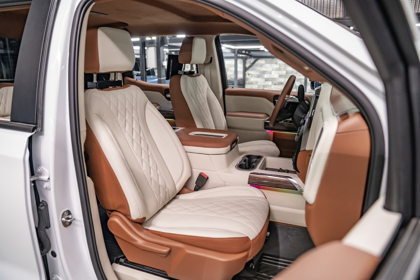 CHEVROLET SİLVERADO 2021-2024 TABA-BEYAZ DERİ DÖŞEME