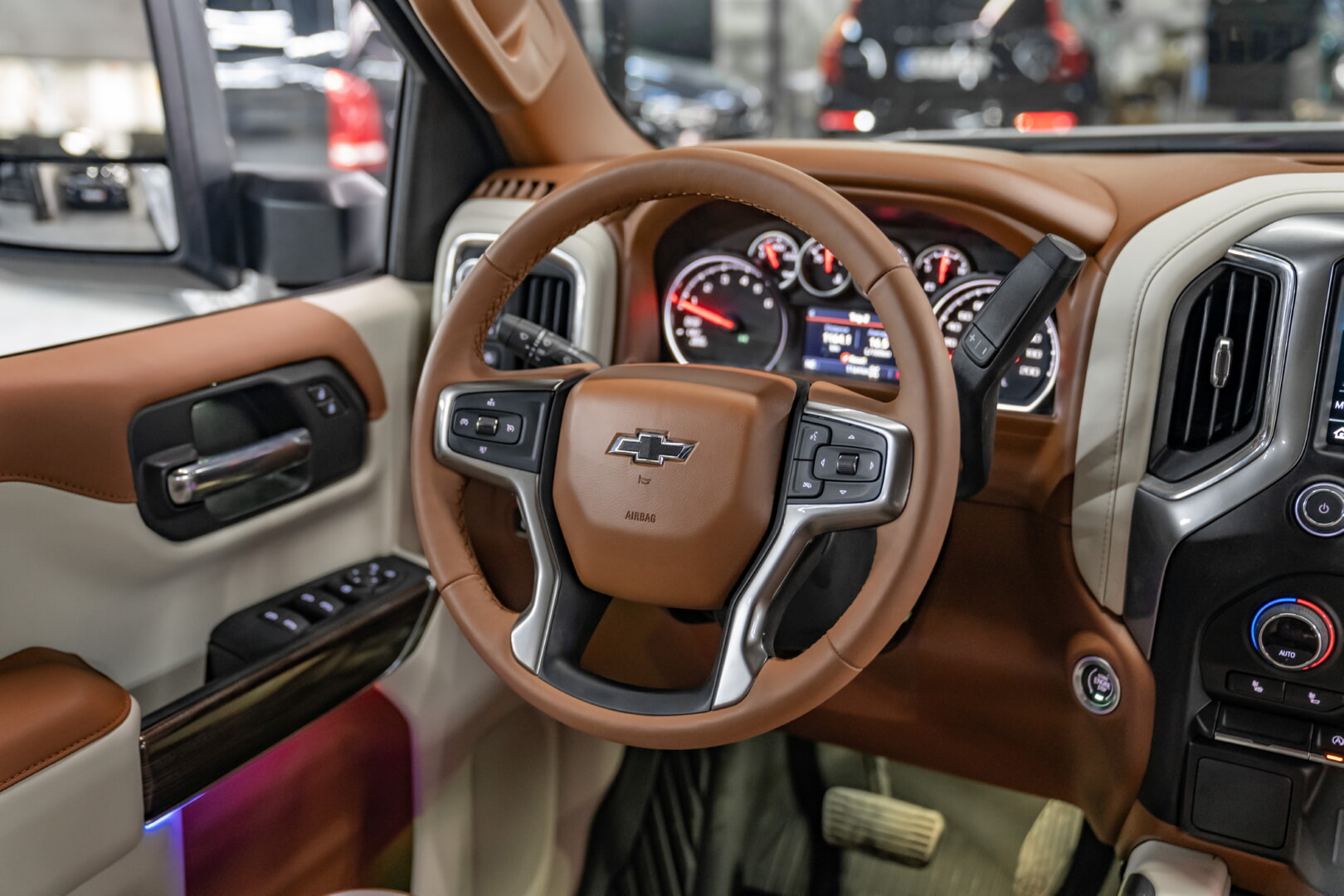 CHEVROLET SİLVERADO 2021-2024 TABA-BEYAZ DERİ DÖŞEME