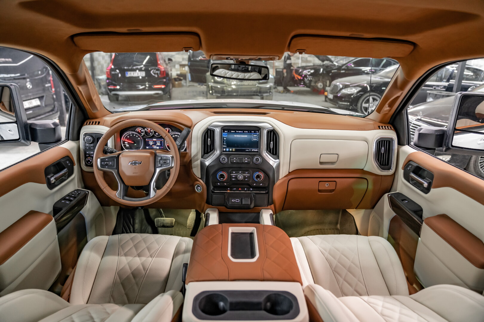 CHEVROLET SİLVERADO 2021-2024 TABA-BEYAZ DERİ DÖŞEME