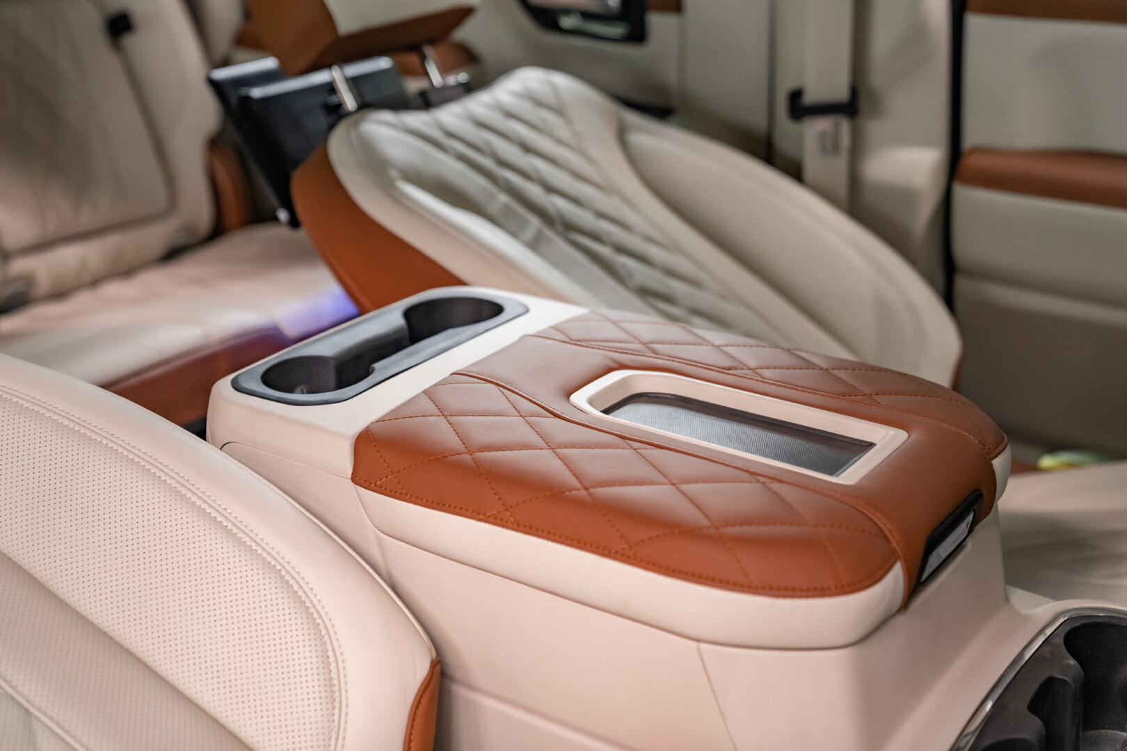 CHEVROLET SİLVERADO 2021-2024 TABA-BEYAZ DERİ DÖŞEME