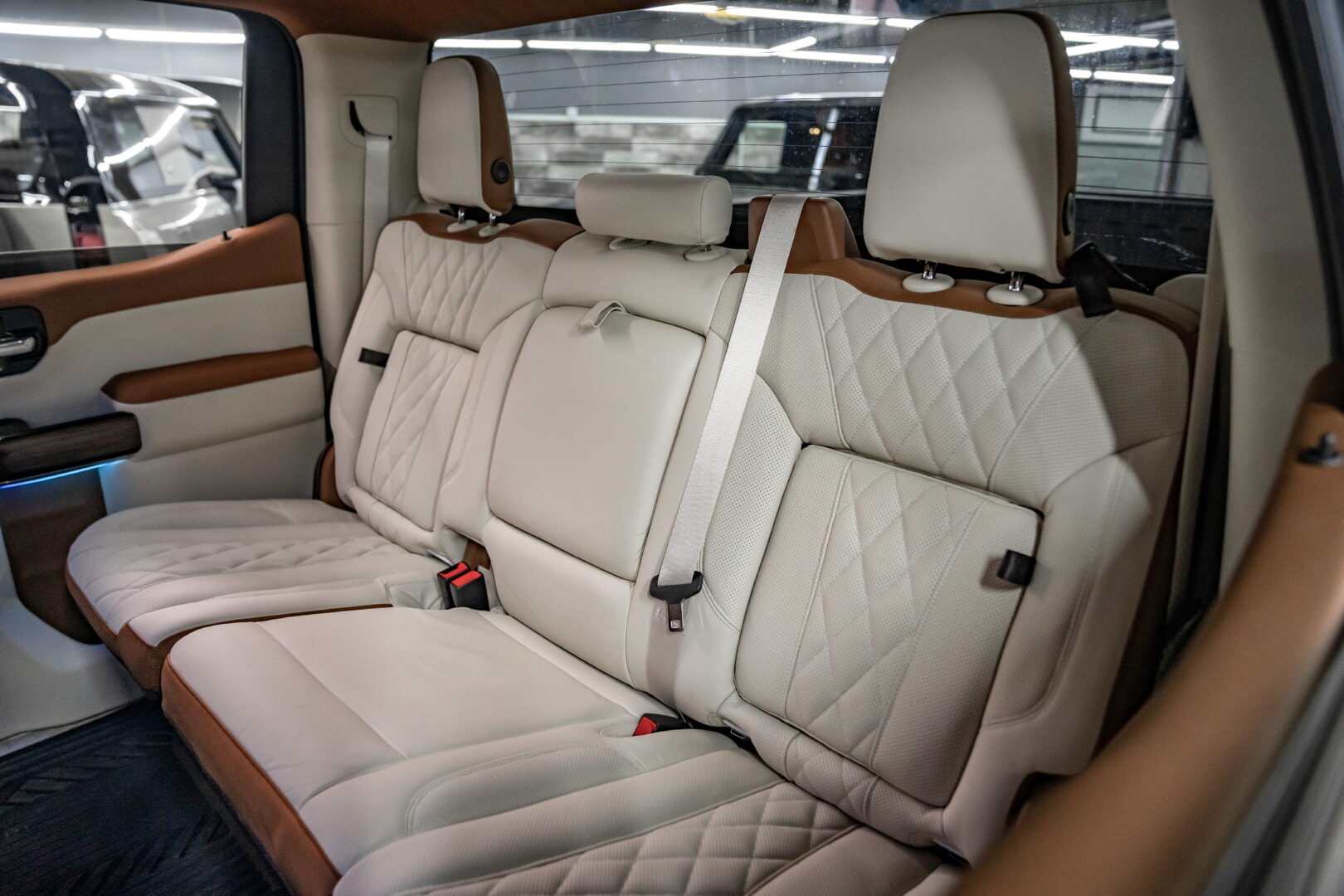 CHEVROLET SİLVERADO 2021-2024 TABA-BEYAZ DERİ DÖŞEME