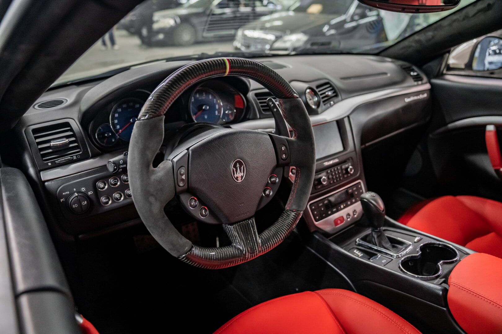 MASERATİ GRANTURİSMO 2009-2014 KIRMIZI DERİ DÖŞEME