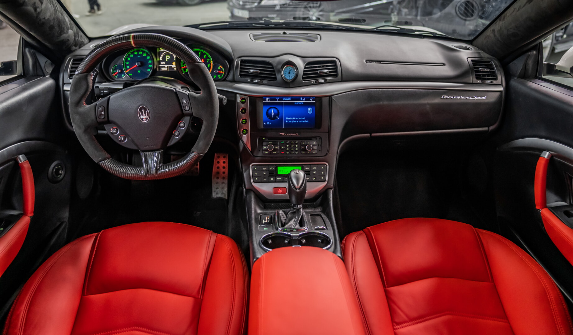 MASERATİ GRANTURİSMO 2009-2014 KIRMIZI DERİ DÖŞEME