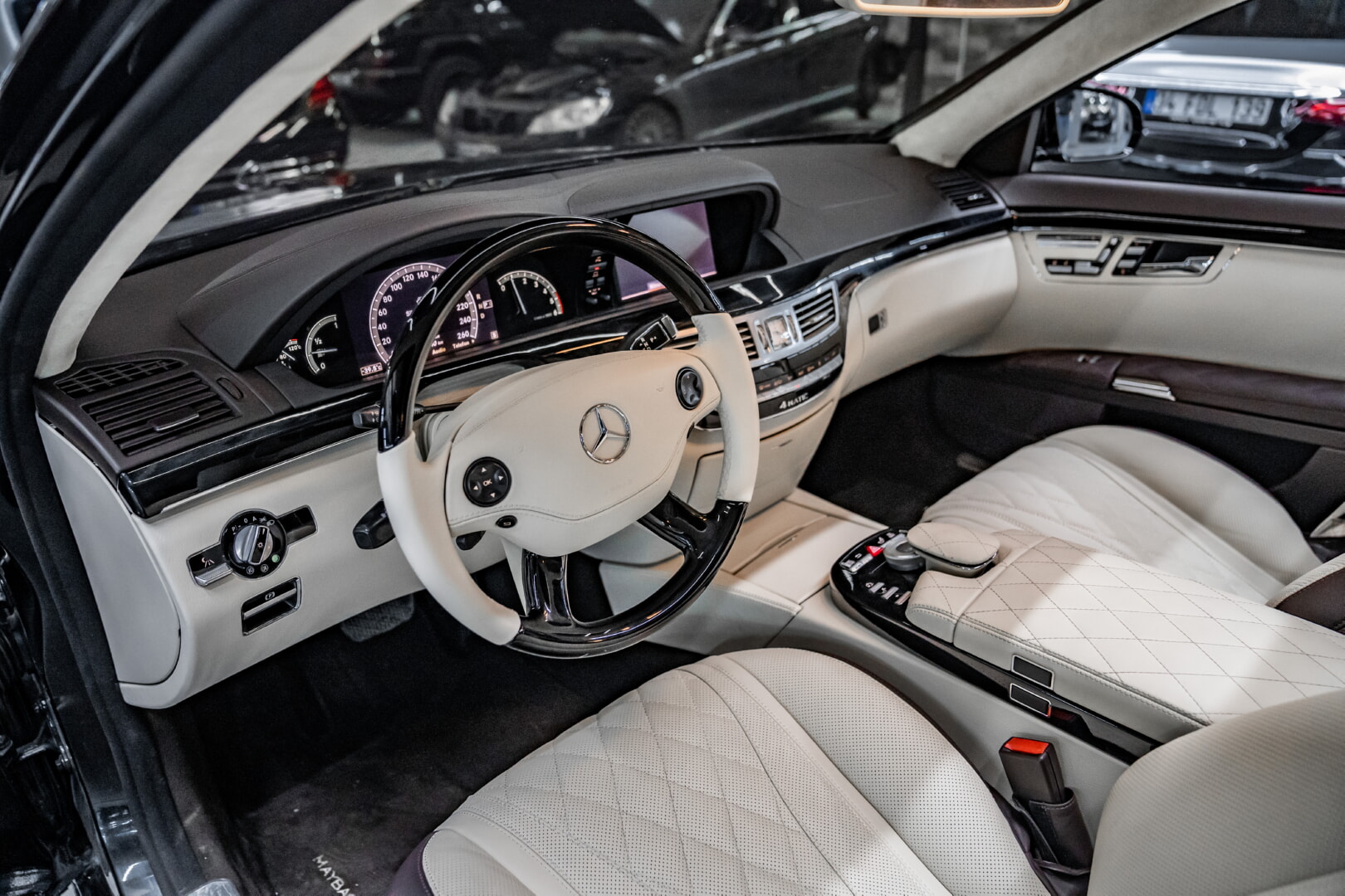 MERCEDES W221 S CLASS 2006-2012 KAHVE - BEYAZ DERİ DÖŞEME