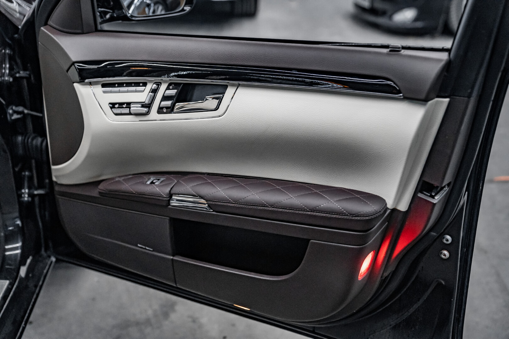 MERCEDES W221 S CLASS 2006-2012 KAHVE - BEYAZ DERİ DÖŞEME