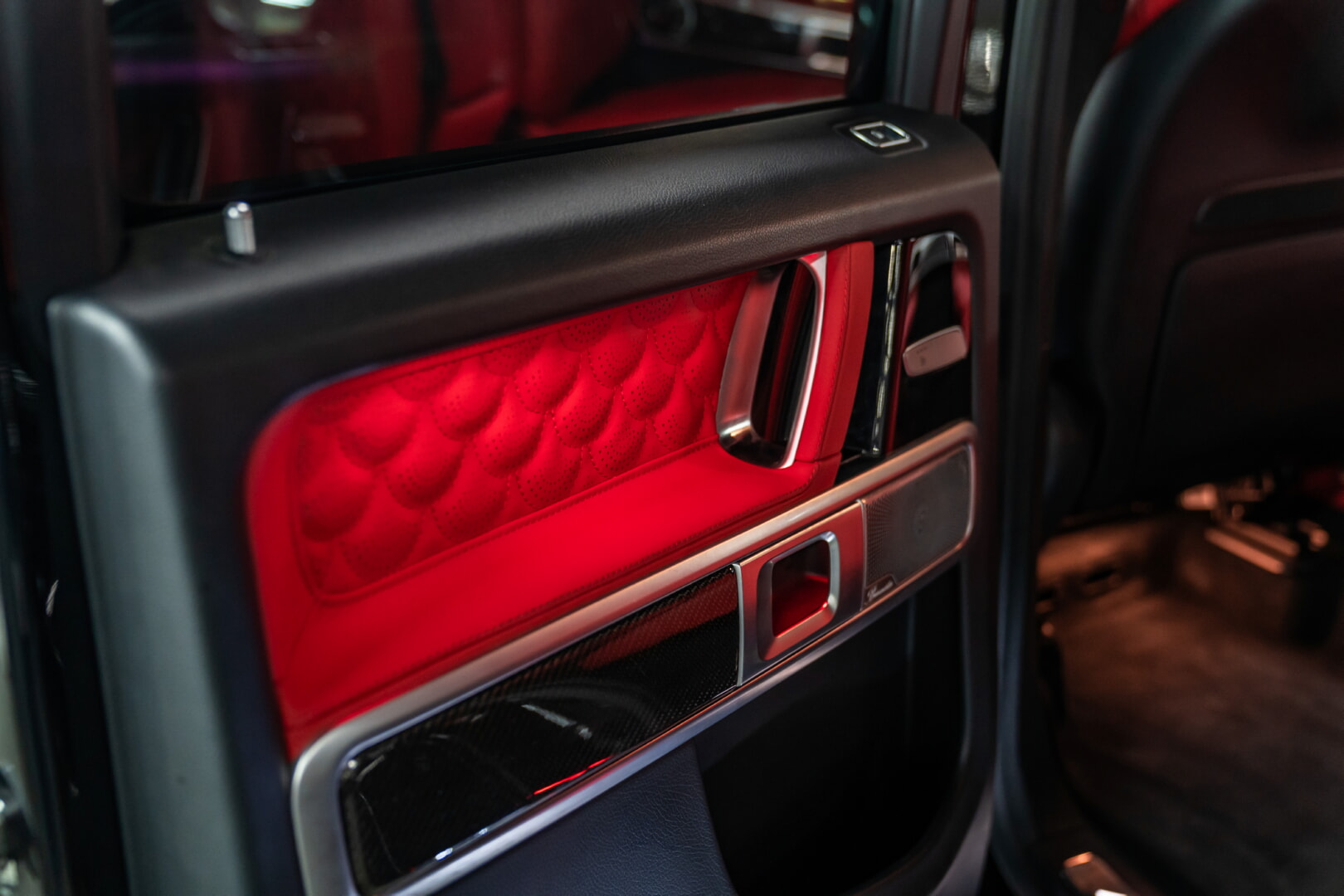 MERCEDES G SERİSİ 2019-2024 KIRMIZI DERİ DÖŞEME