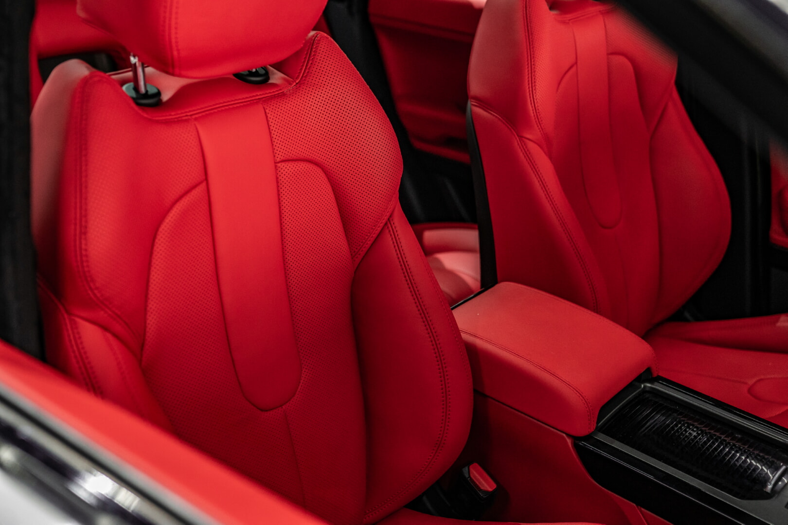 RANGE ROVER EVOQUE 2012-2019 KIRMIZI DERİ DÖŞEME