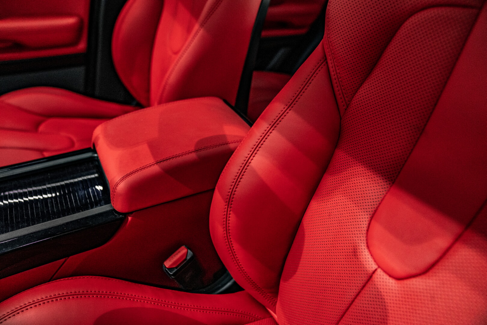 RANGE ROVER EVOQUE 2012-2019 KIRMIZI DERİ DÖŞEME