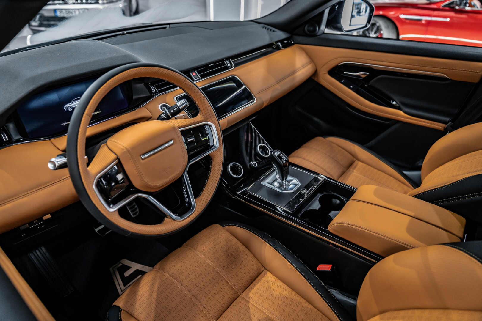 RANGE ROVER EVOQUE 2020-2024 TABA-SİYAH DERİ DÖŞEME