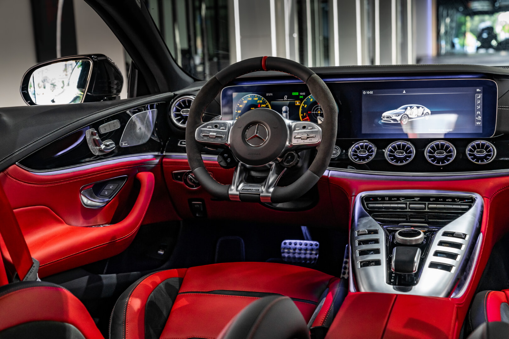 MERCEDES GT 2020-2023 KIRMIZI - SİYAH DERİ DÖŞEME