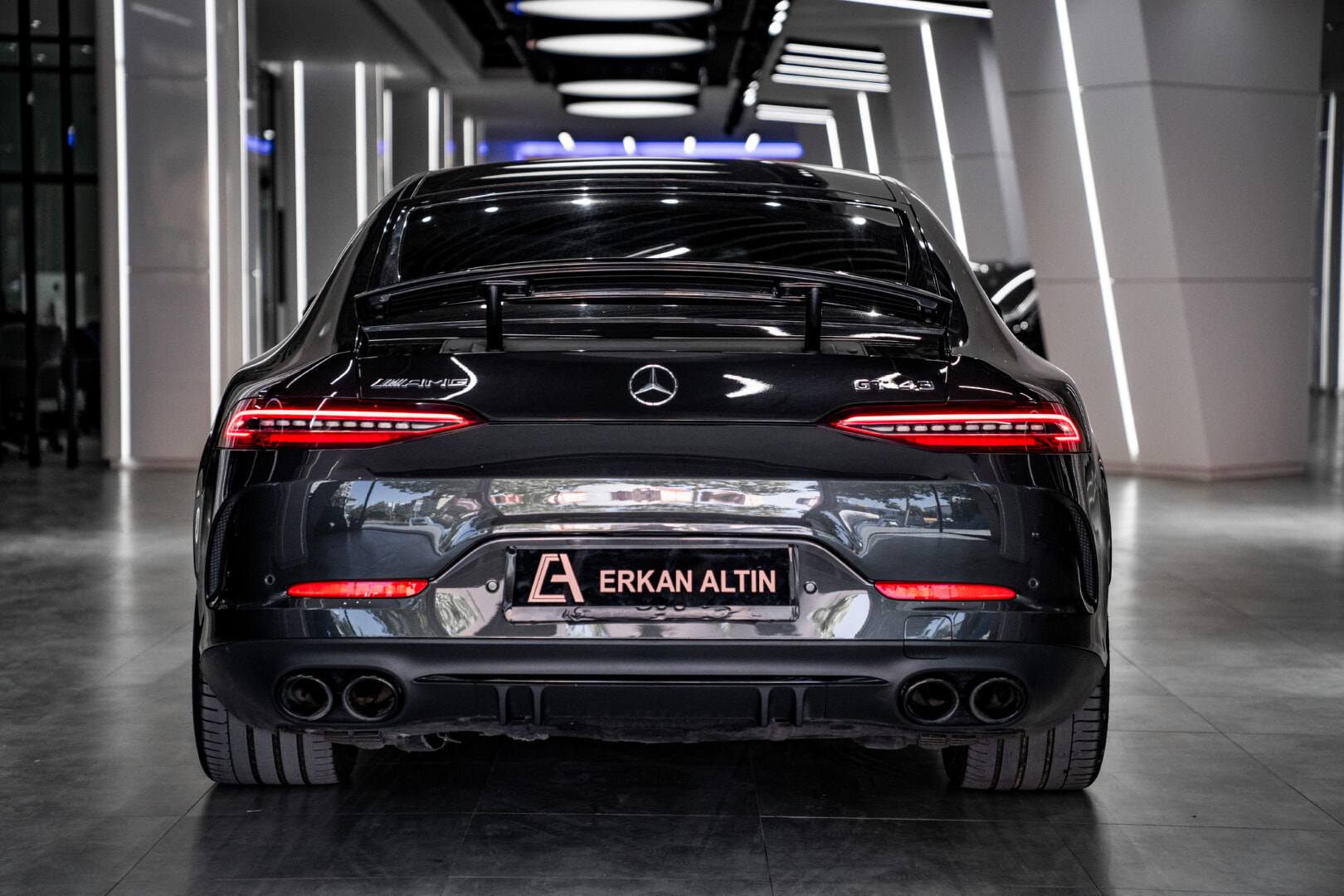 MERCEDES GT 2020-2023 KIRMIZI - SİYAH DERİ DÖŞEME