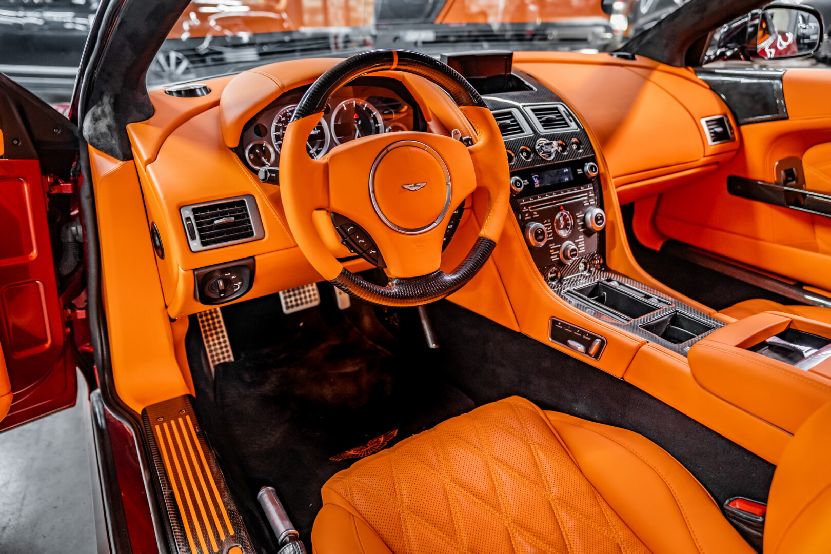 ASTON MARTİN VİRAGE 2008-2015 TURUNCU DERİ DÖŞEME