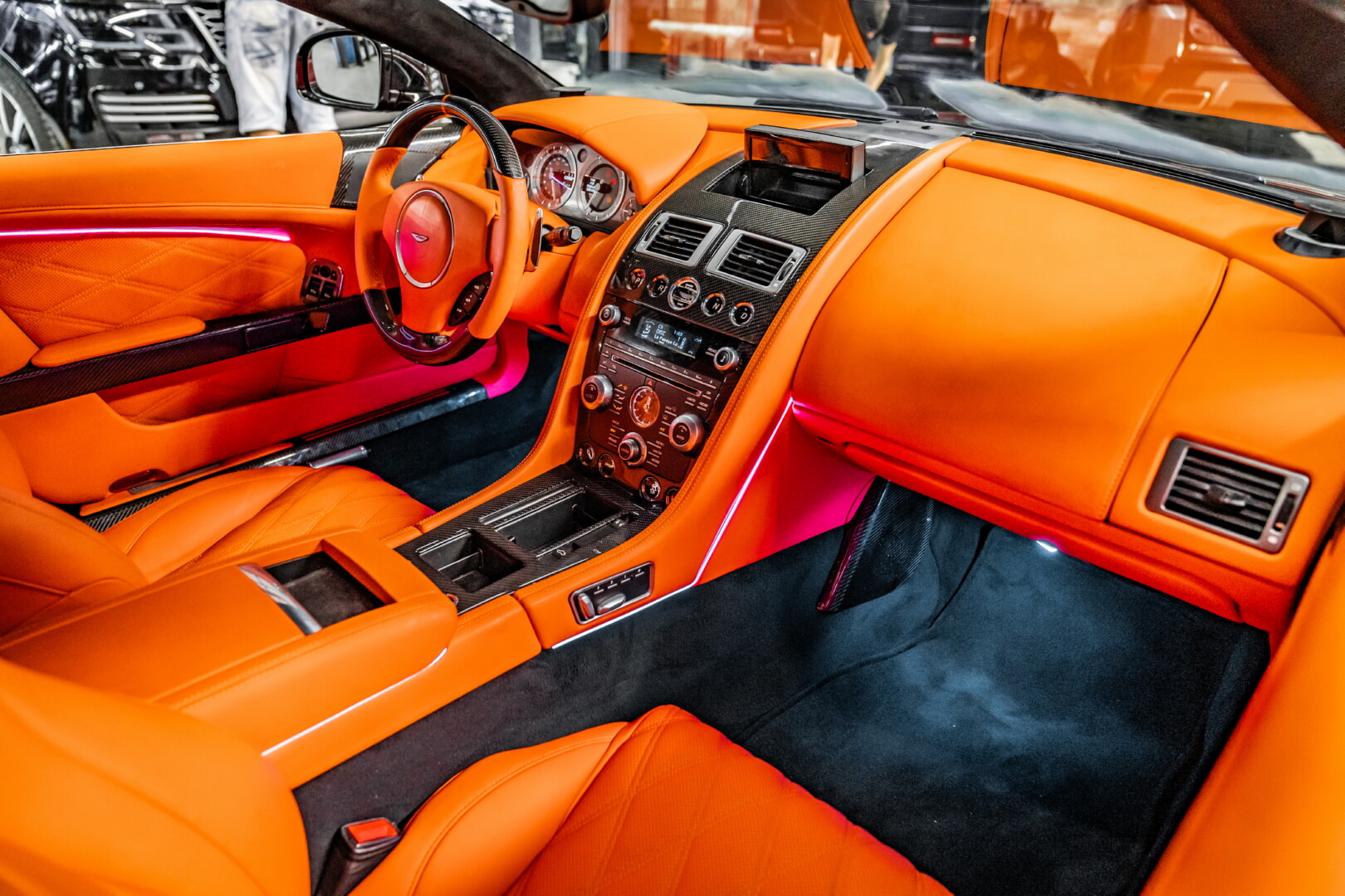 ASTON MARTİN VİRAGE 2008-2015 TURUNCU DERİ DÖŞEME