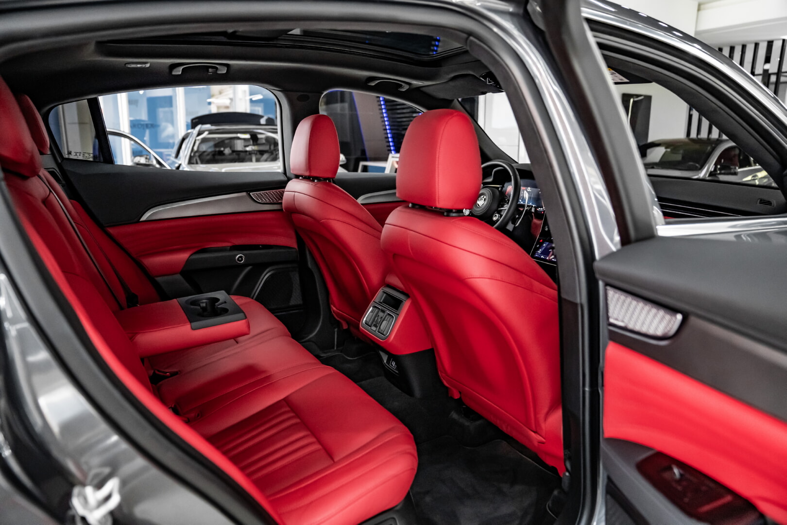 MASERATİ GRECALE 2022-2024 KIRMIZI DERİ DÖŞEME