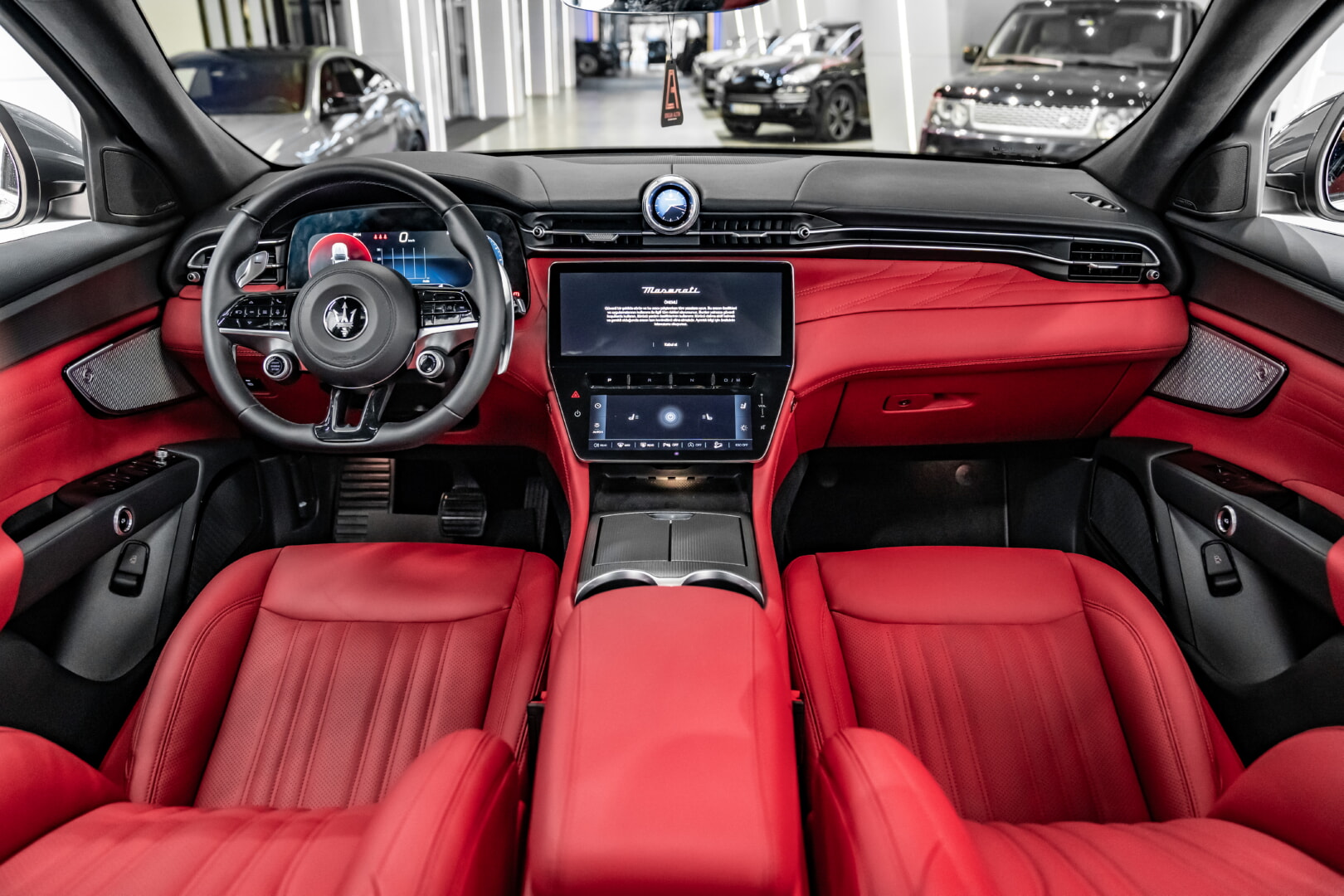 MASERATİ GRECALE 2022-2024 KIRMIZI DERİ DÖŞEME