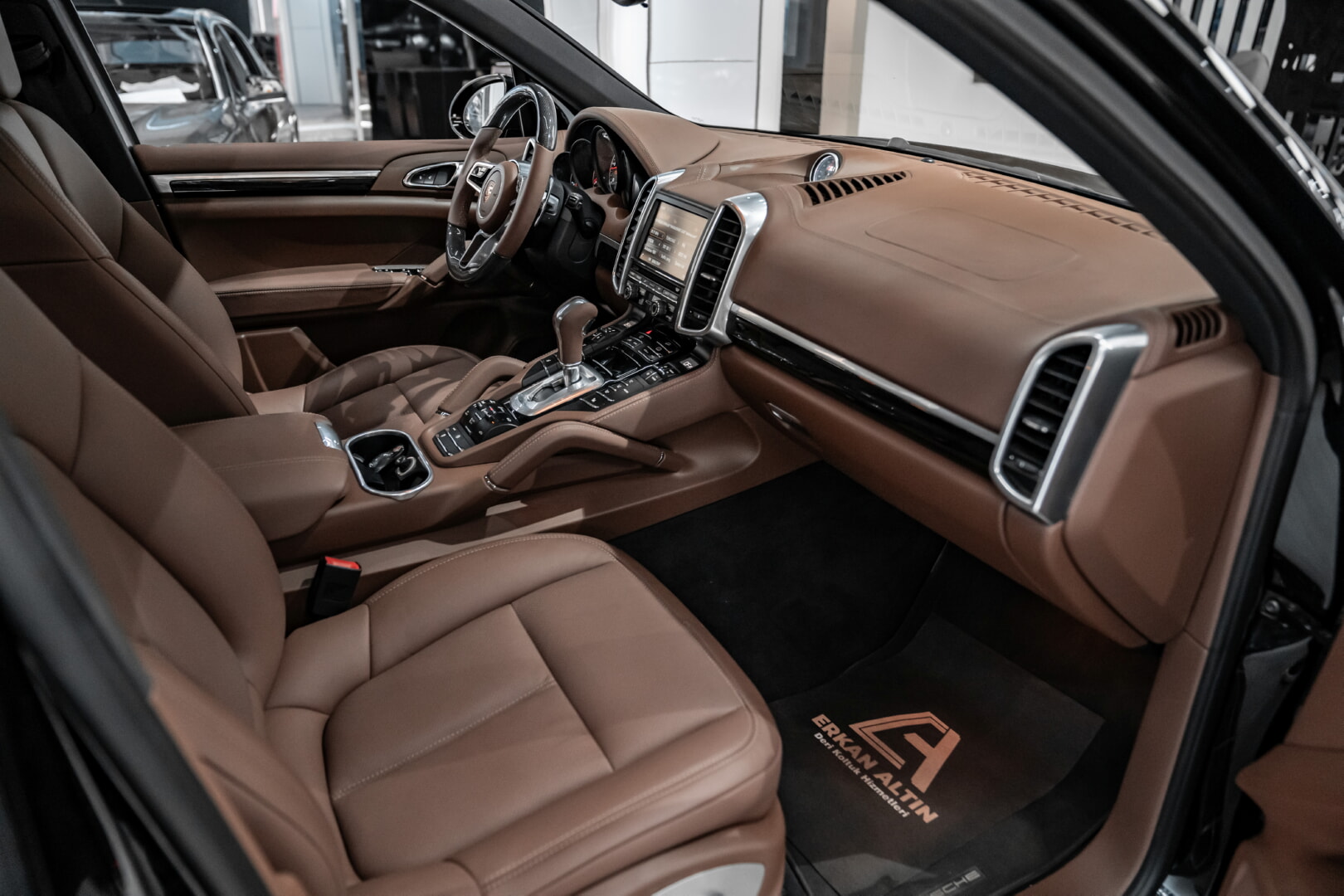 PORSCHE CAYENNE 2010-2017 TRUFF DERİ DÖŞEME