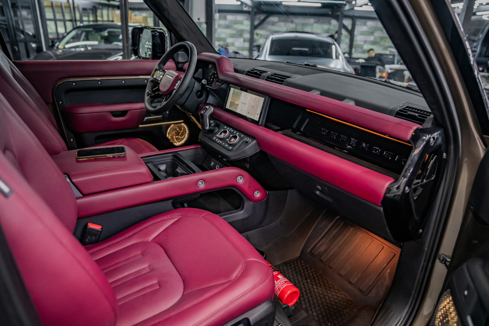 LAND ROVER DEFENDER 2022-2025 BORDO DERİ DÖŞEME