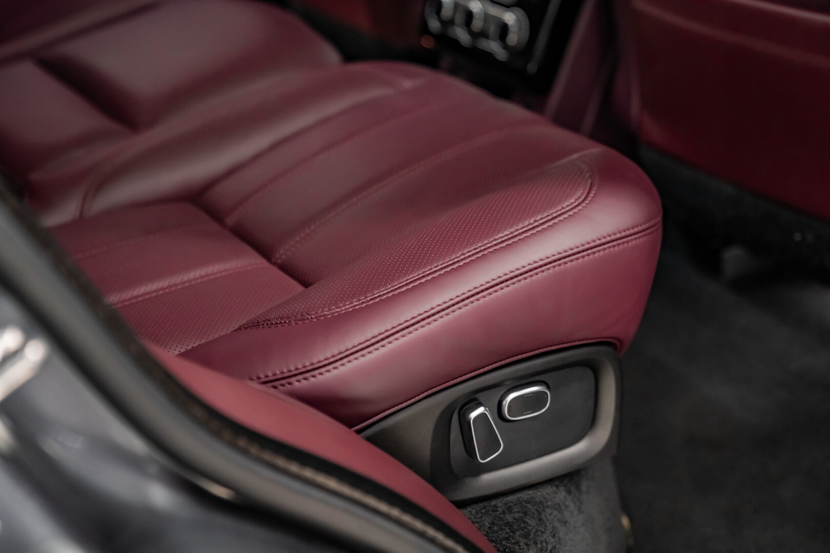 RANGE ROVER VOGUE 2012-2017 BORDO DERİ DÖŞEME