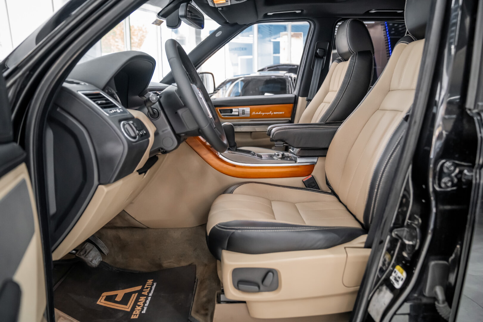 RANGE ROVER SPORT 2011 SİYAH - KREM