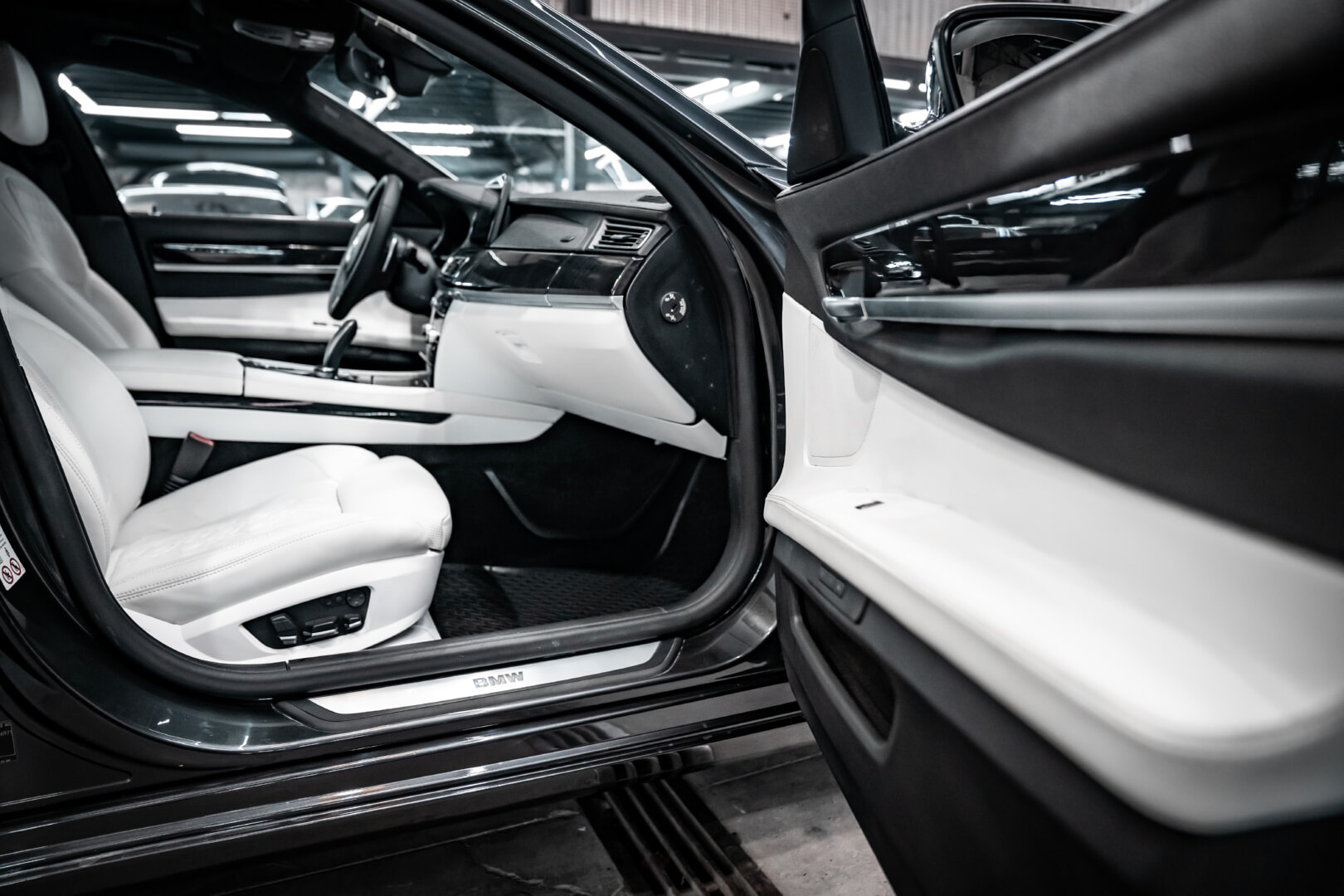 BMW F01 7 SERİSİ 2009-2015 BEYAZ DERİ DÖŞEME