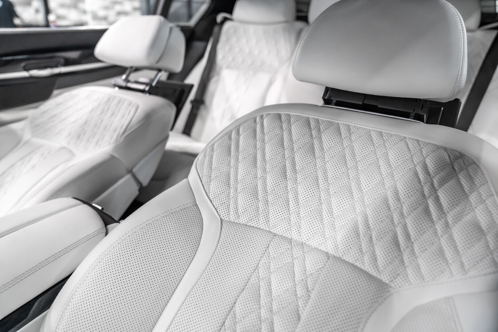 BMW F01 7 SERİSİ 2009-2015 BEYAZ DERİ DÖŞEME