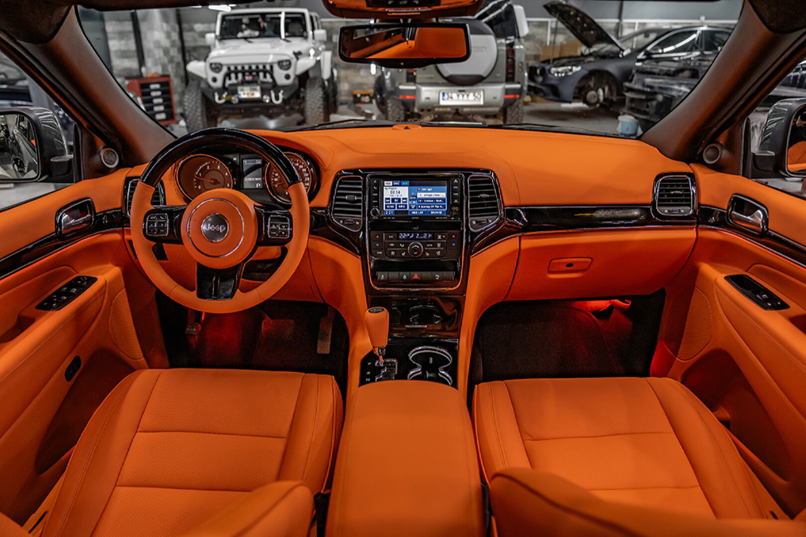 GRAND CHEROKEE 2012-2019 TURUNCU DERİ DÖŞEME