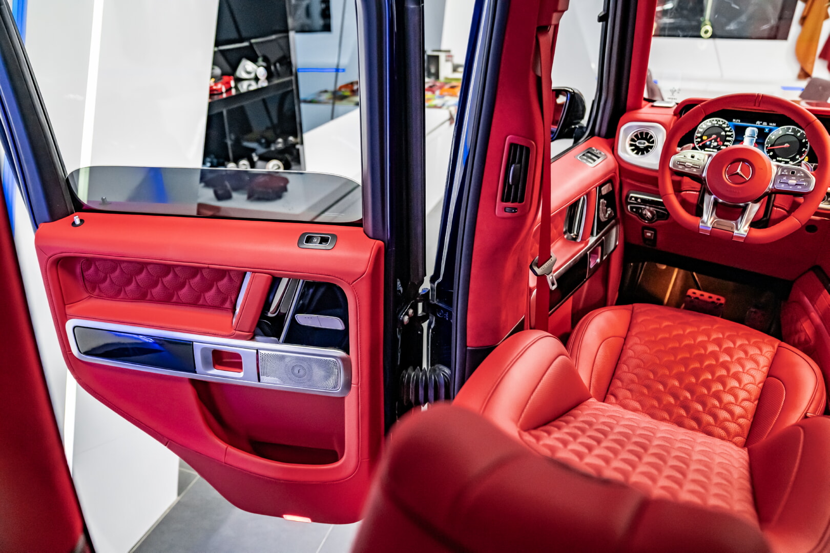 MERCEDES G SERİSİ 2019-2024 KIRMIZI DERİ DÖŞEME