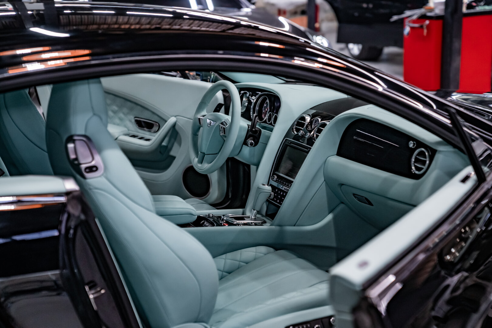 BENTLEY CONTİNENTAL 2014-2017 TİFFANY DERİ DÖŞEME