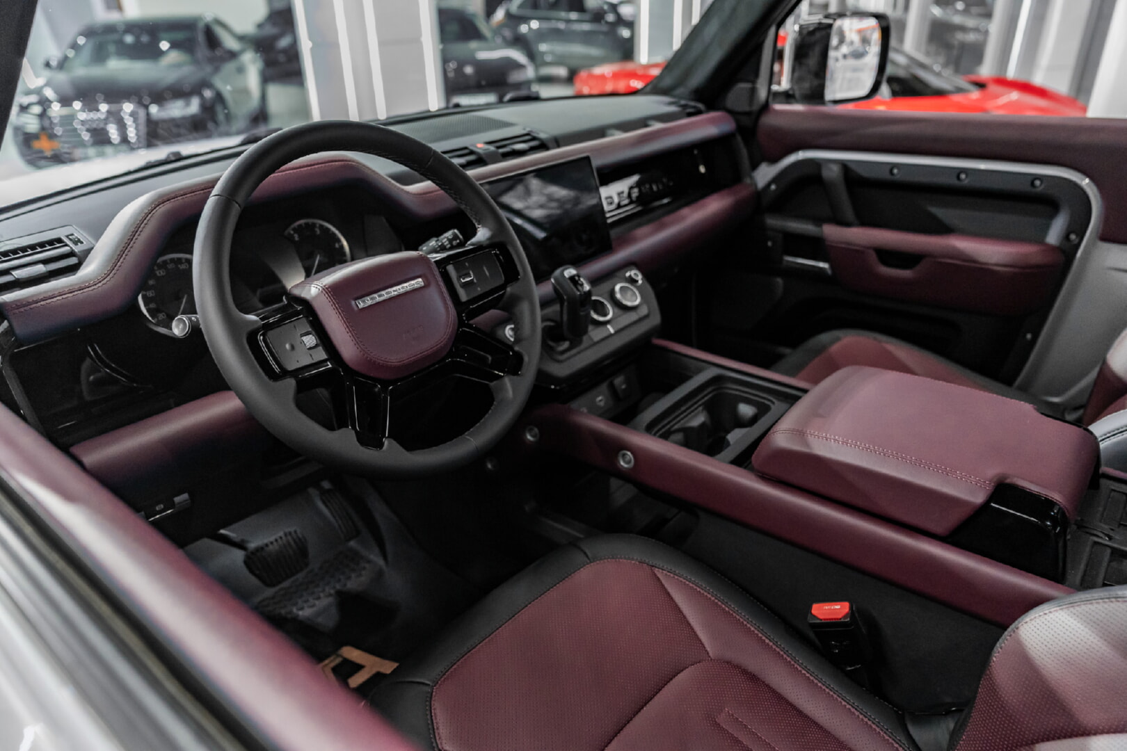 LAND ROVER DEFENDER 2022-2025 BORDO-SİYAH DERİ DÖŞEME
