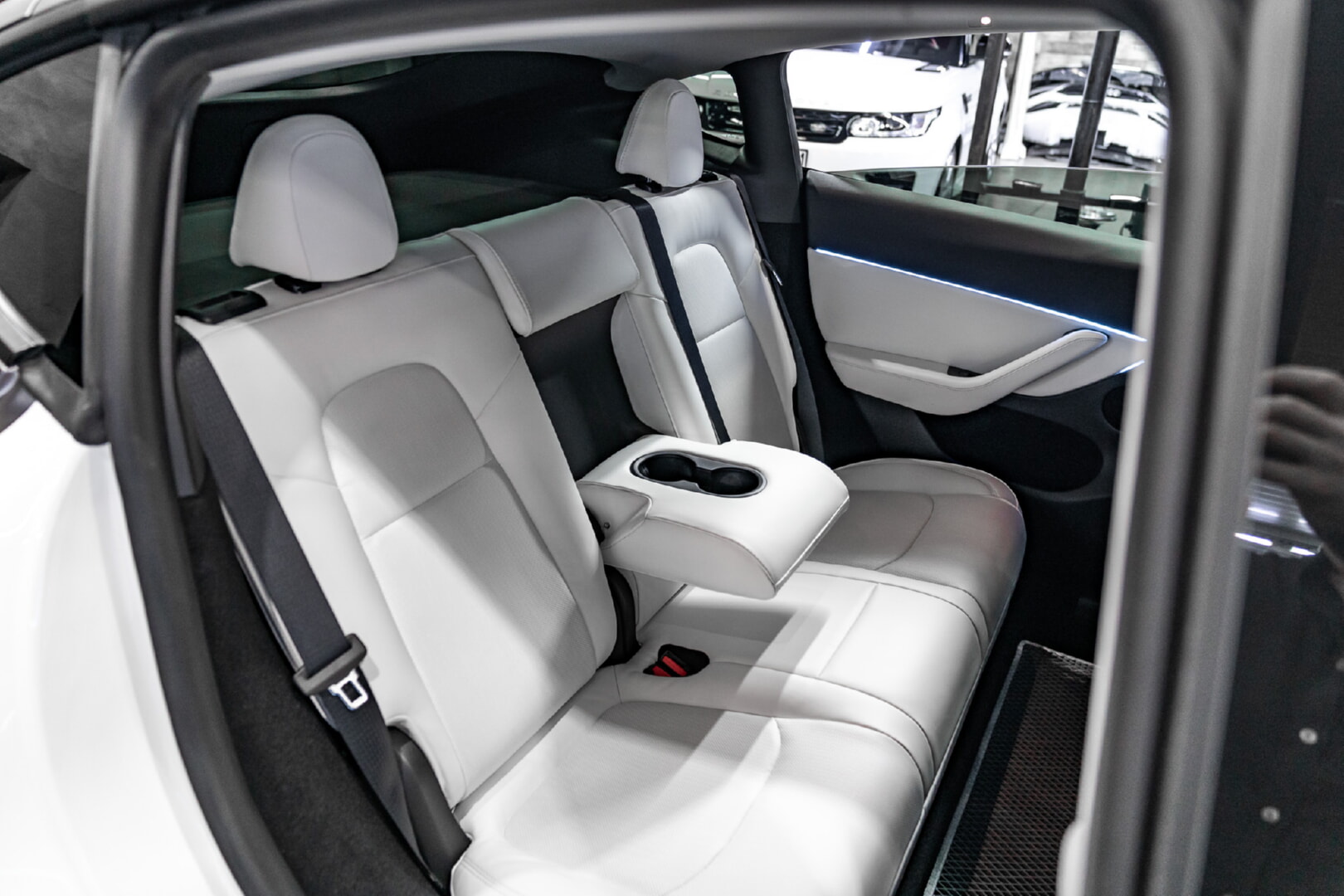 TESLA MODEL Y 2022-2024 BEYAZ DERİ DÖŞEME