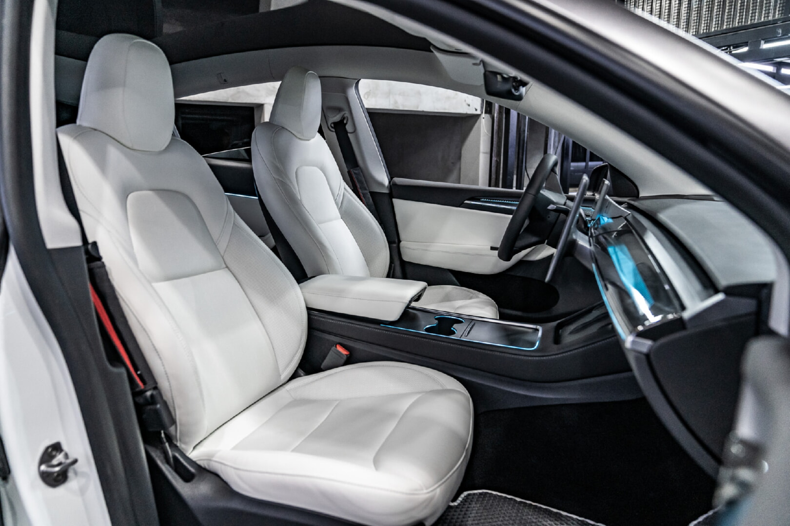 TESLA MODEL Y 2022-2024 BEYAZ DERİ DÖŞEME