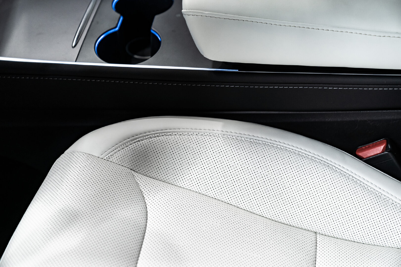 TESLA MODEL Y 2022-2024 BEYAZ DERİ DÖŞEME