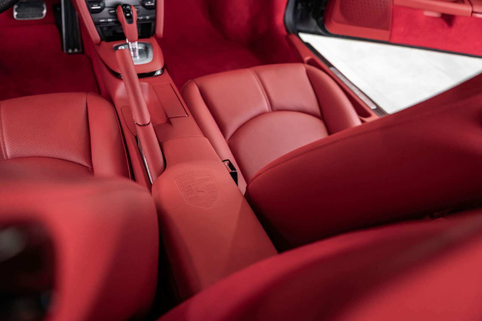 PORSCHE CAYMAN 2006-2012 KIRMIZI DERİ DÖŞEME