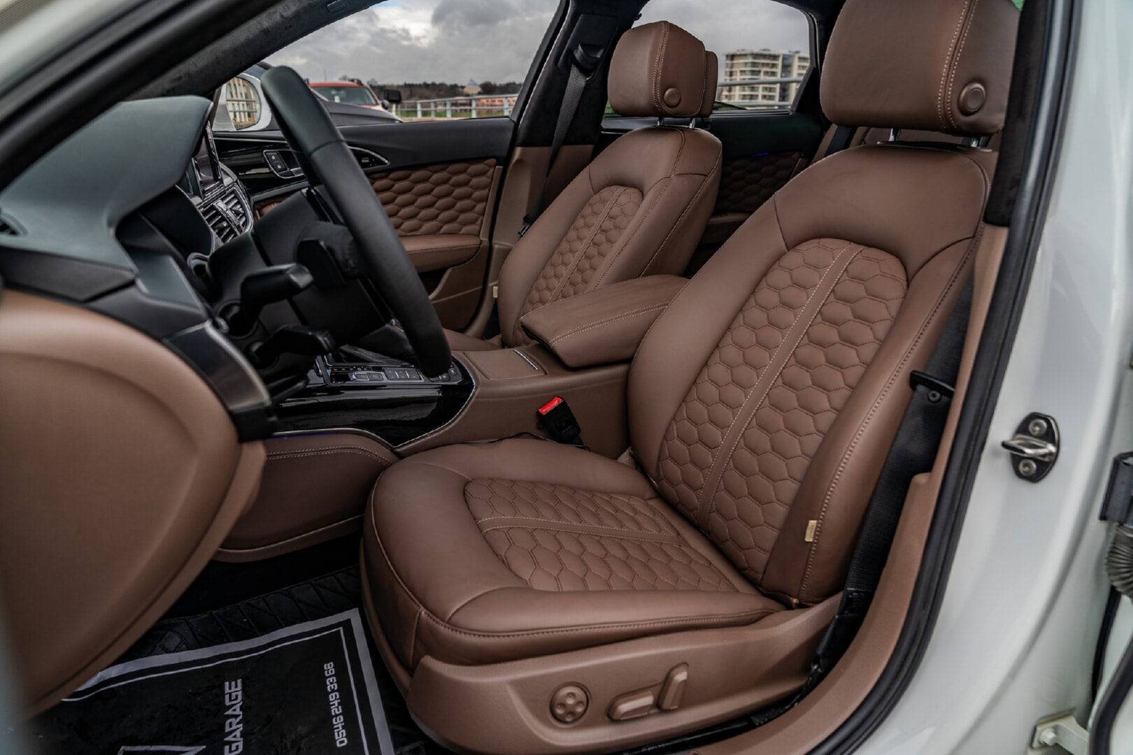 AUDİ A6 2012-2017 TABA DERİ DÖŞEME