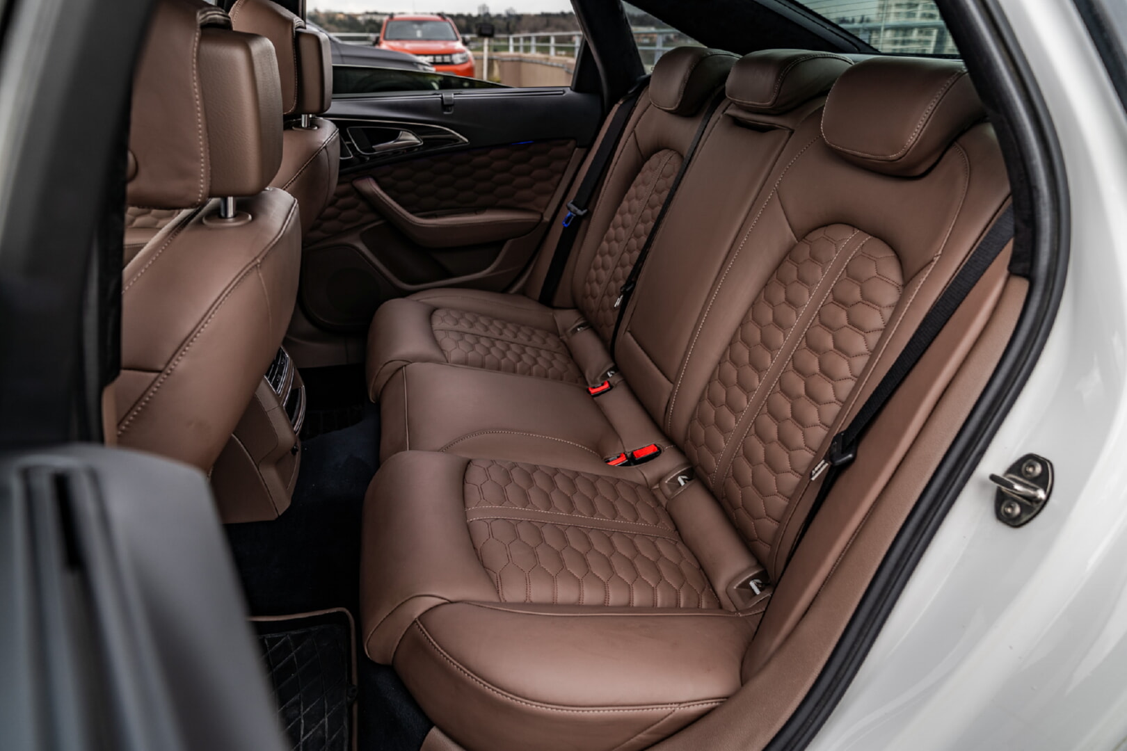 AUDİ A6 2012-2017 TABA DERİ DÖŞEME