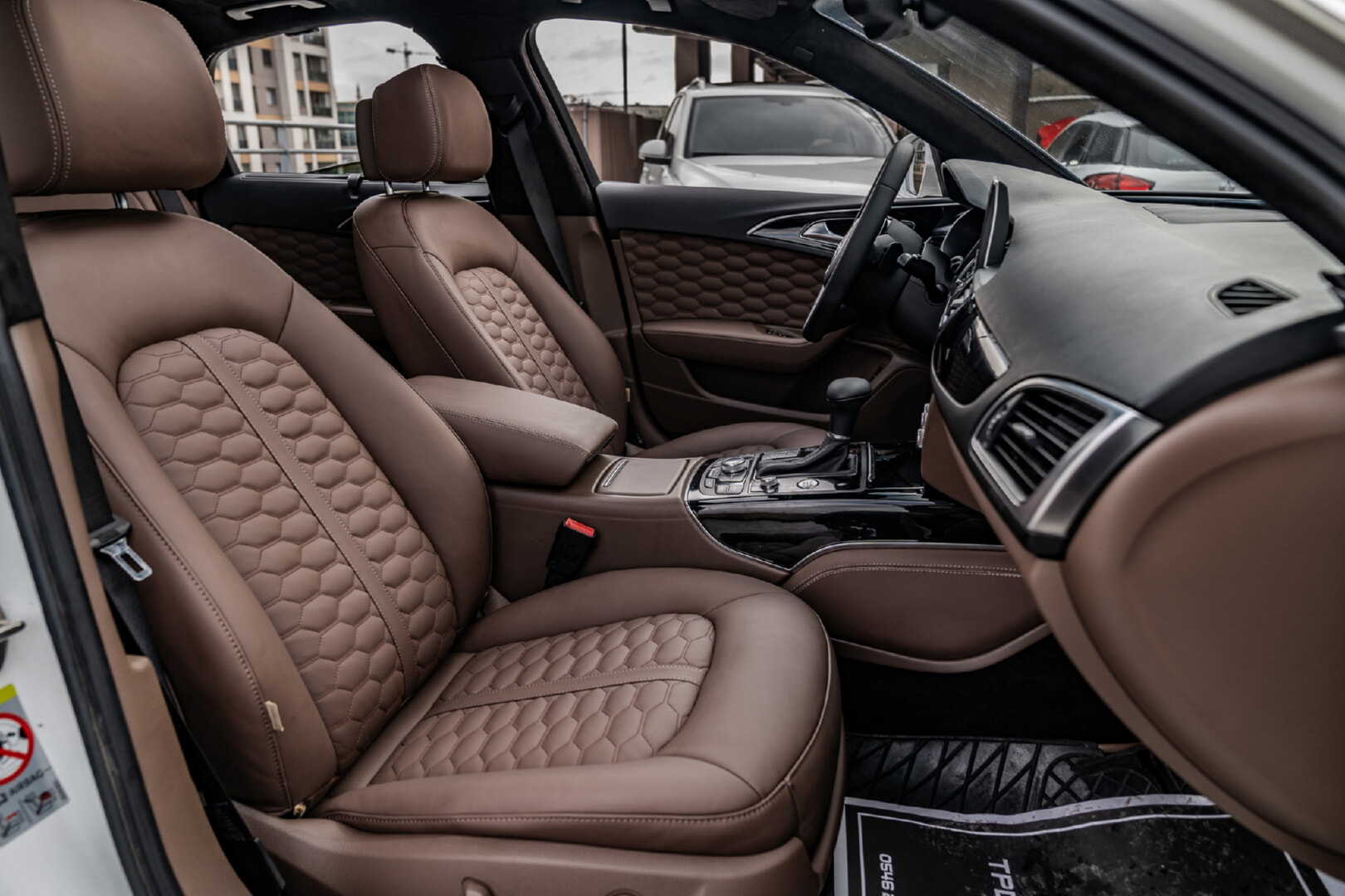 AUDİ A6 2012-2017 TABA DERİ DÖŞEME