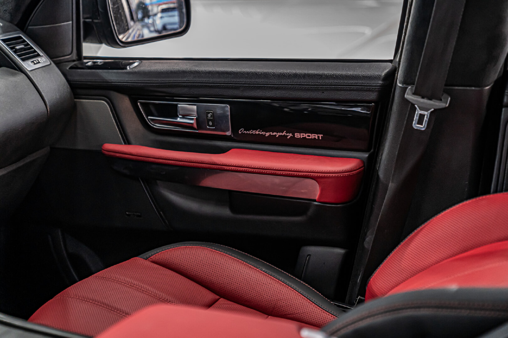 RANGE ROVER SPORT 2012 KIRMIZI-SİYAH