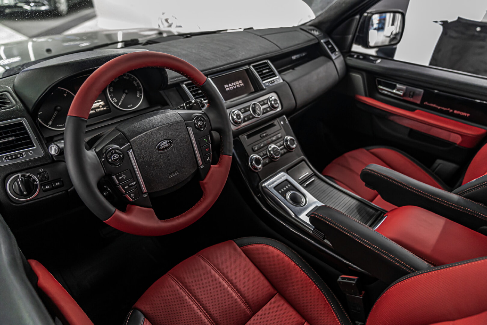 RANGE ROVER SPORT 2012 KIRMIZI-SİYAH