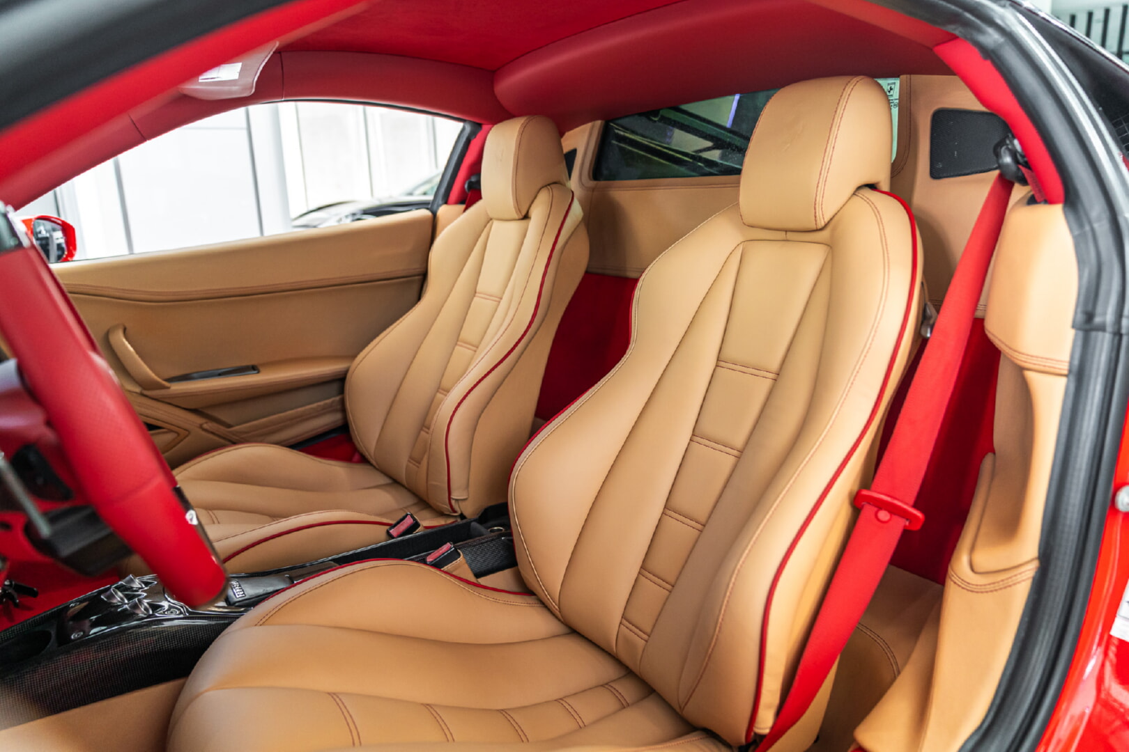 FERRARİ 458 İTALİA 2011-2013 TABA-KIRMIZI DERİ DÖŞEME