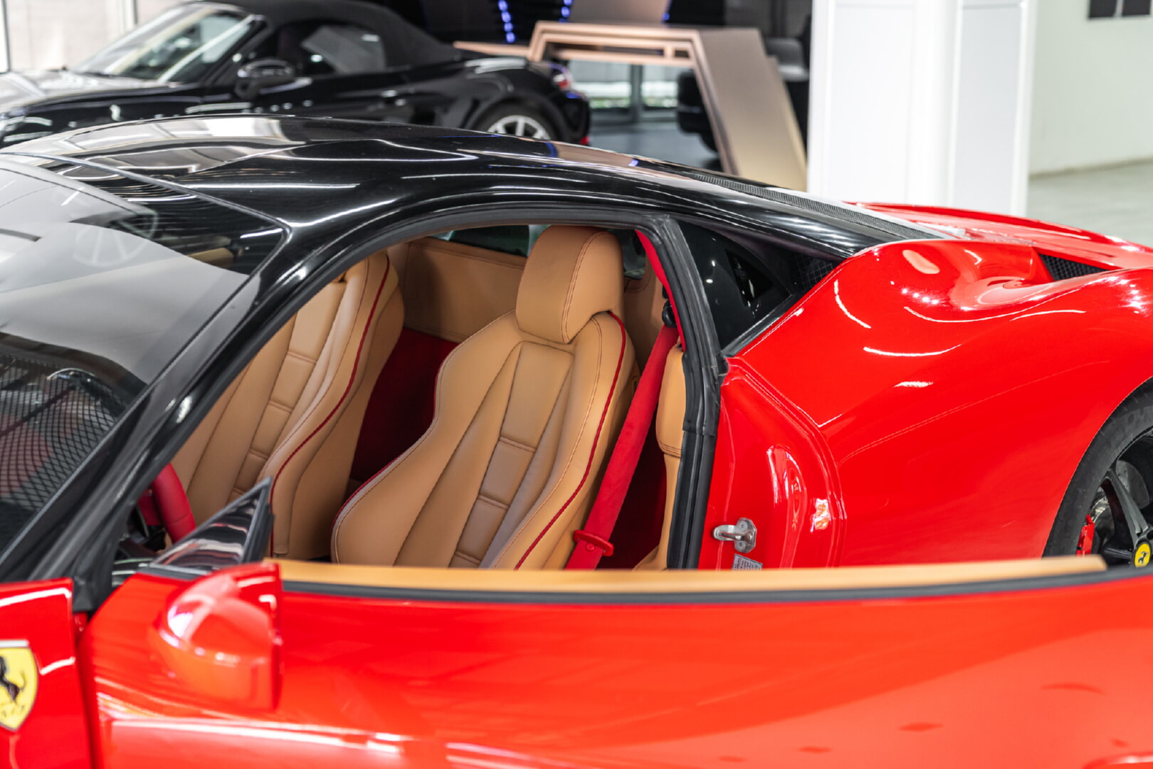 FERRARİ 458 İTALİA 2011-2013 TABA-KIRMIZI DERİ DÖŞEME