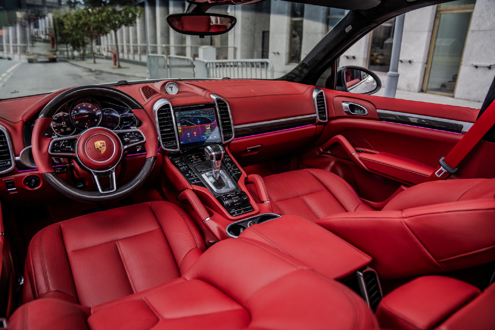 PORSCHE CAYENNE 2010-2017 KIRMIZI DERİ DÖŞEME